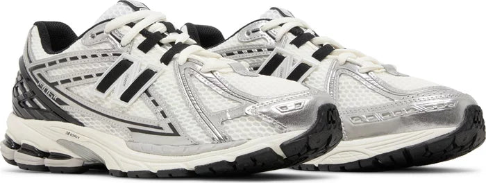 1906R 'Silver Metallic Black'