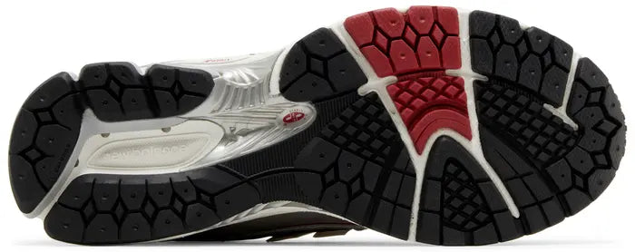 1906R 'Silver Classic Crimson'